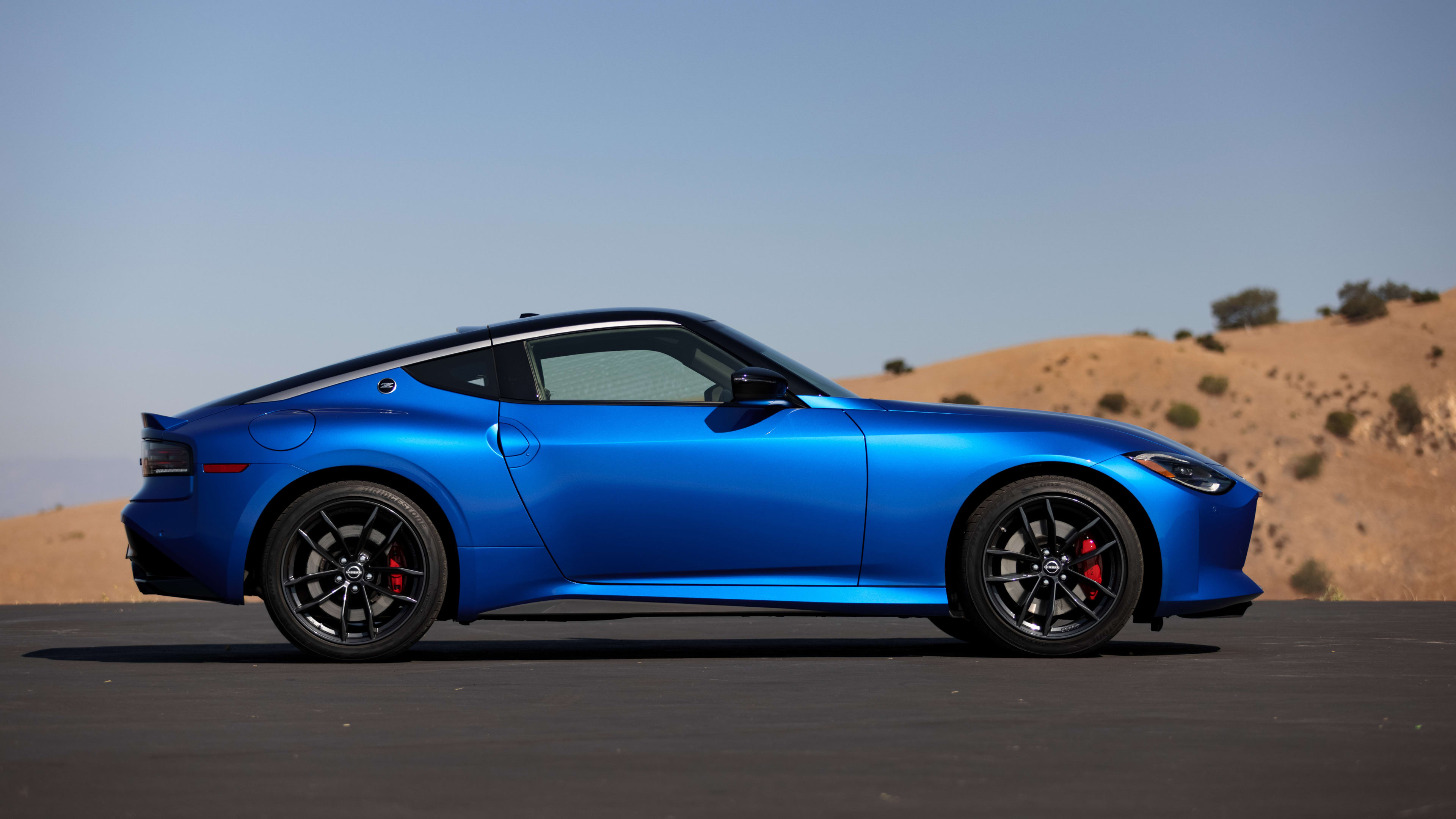 2023 Nissan Z is revealed with two turbos, 400 horsepower